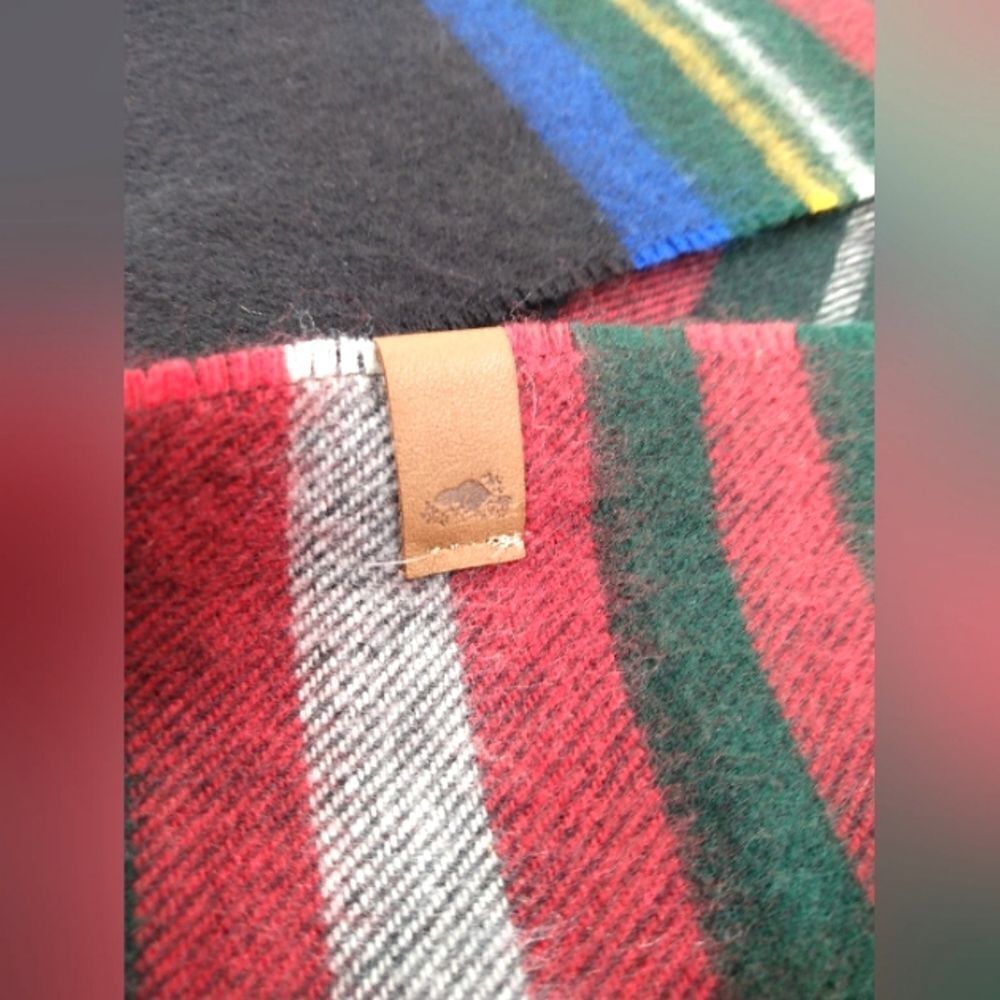 Roots Canada Long  Winter Knit Fringe Scarf Unisex - Picture 10 of 12
